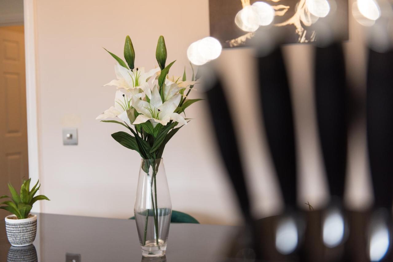 Immaculate 3 Bed House - Stunning Balcony Views Apartman Matlock  Kültér fotó
