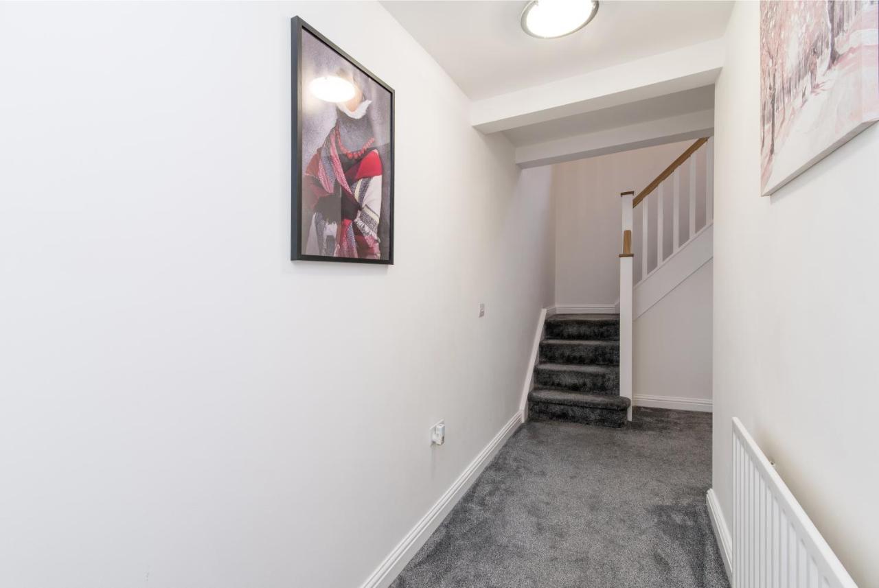 Immaculate 3 Bed House - Stunning Balcony Views Apartman Matlock  Kültér fotó